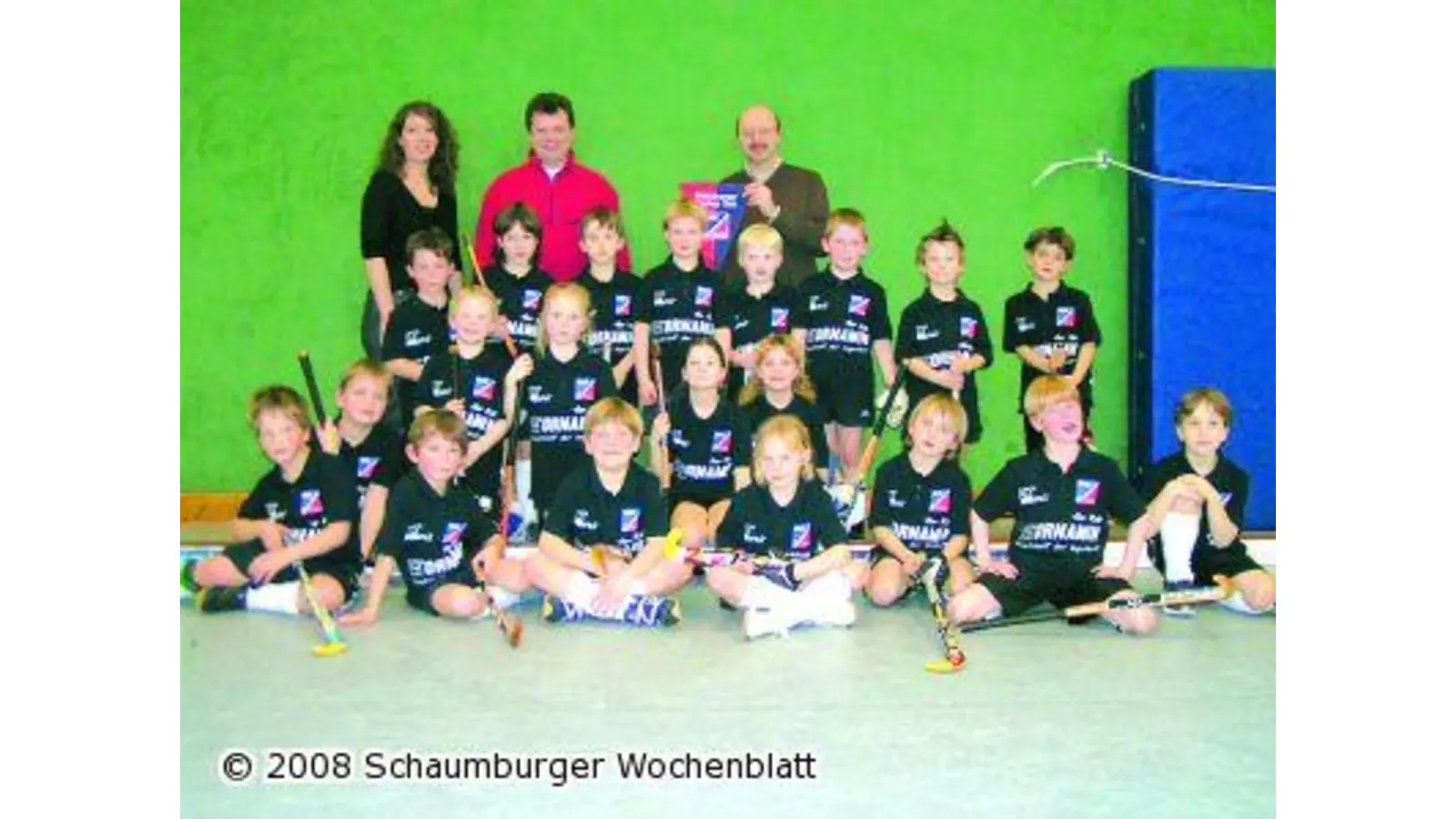 Neue Trikots für Hockey-Knaben (Foto: red)