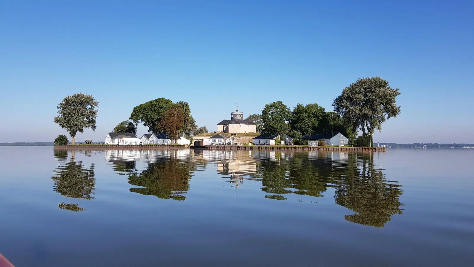 Ein beliebtes Ausflugsziel: Die Insel Wilhelmstein. (Foto: privat)