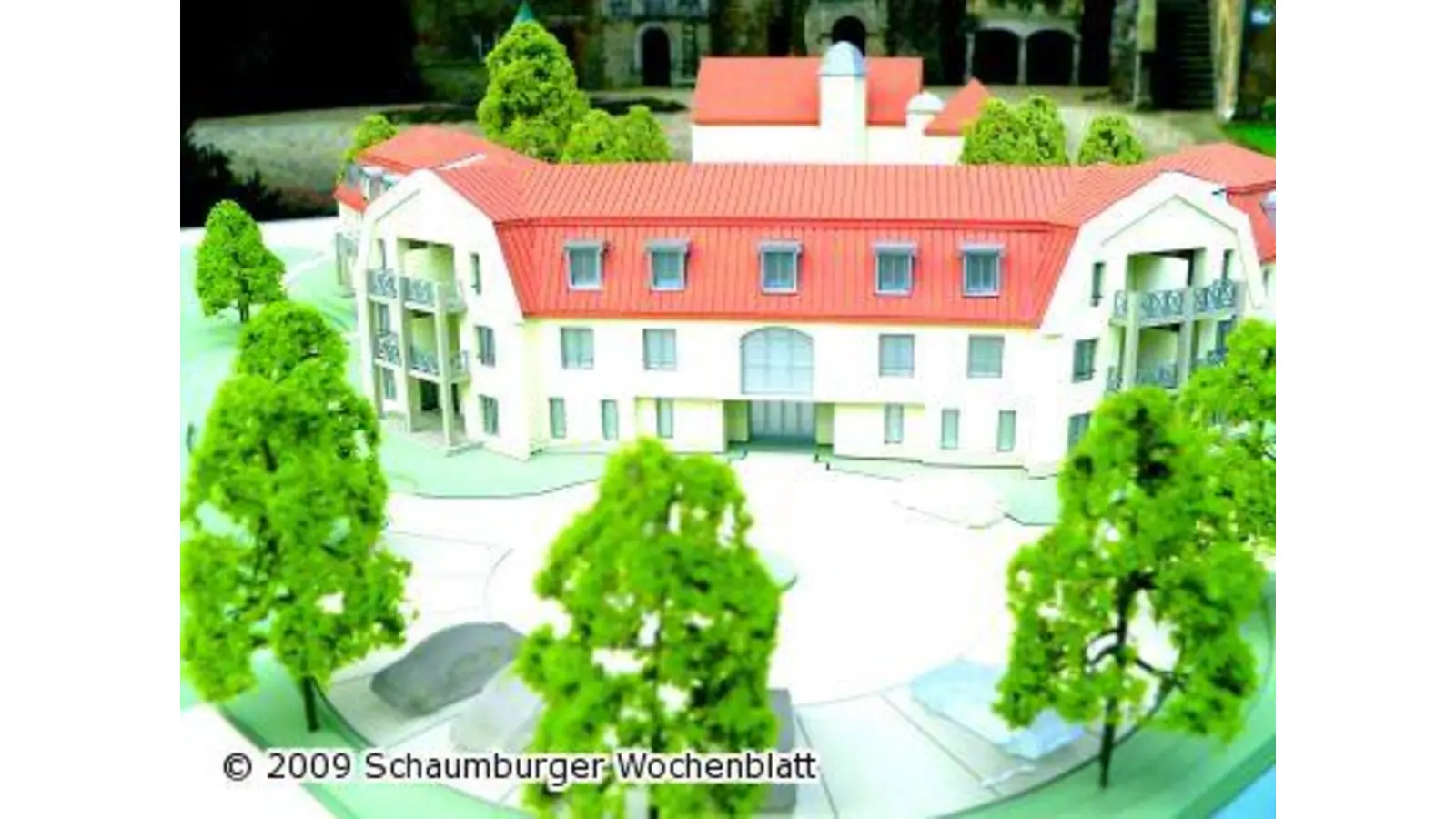 Das kleine Modell erlaubt einen Blick auf Balkon und Terrasse (Foto: al)