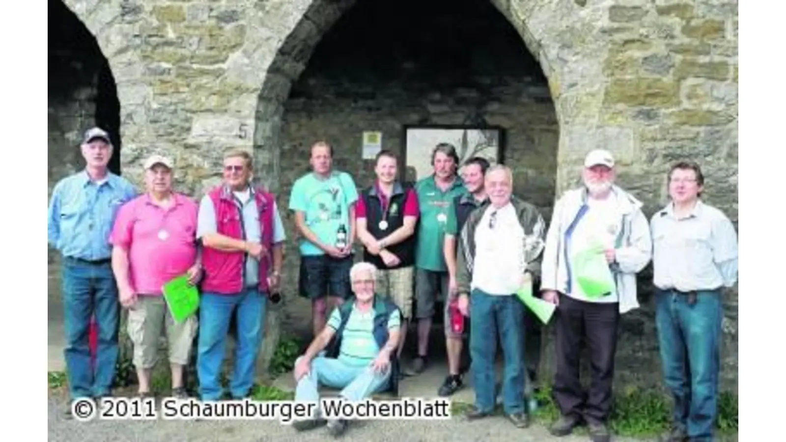 Bouleturnier am Fuße des Klippenturms (Foto: red)