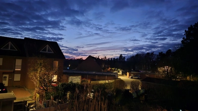 Über Wunstorf: Die Sonne geht unter. (Foto: tau)