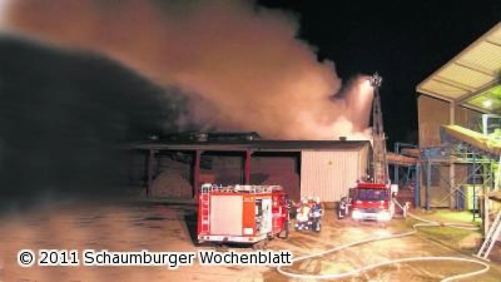 Im Industriegebiet brennt eine Lagerhalle (Foto: red)