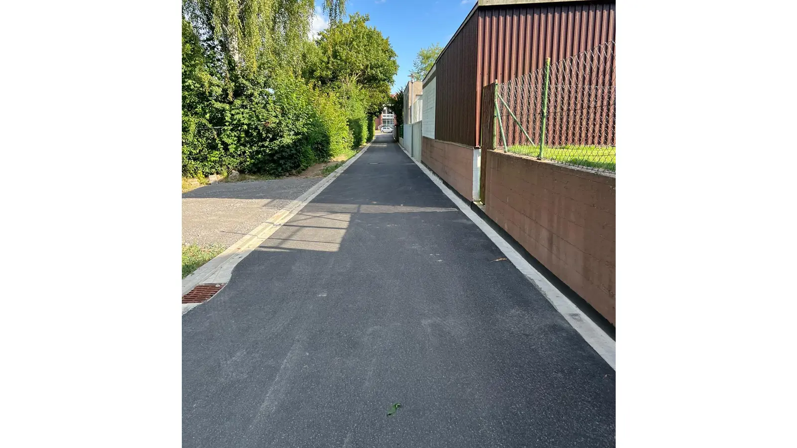 Der frisch sanierte Weg zum Festplatz. (Foto: red)