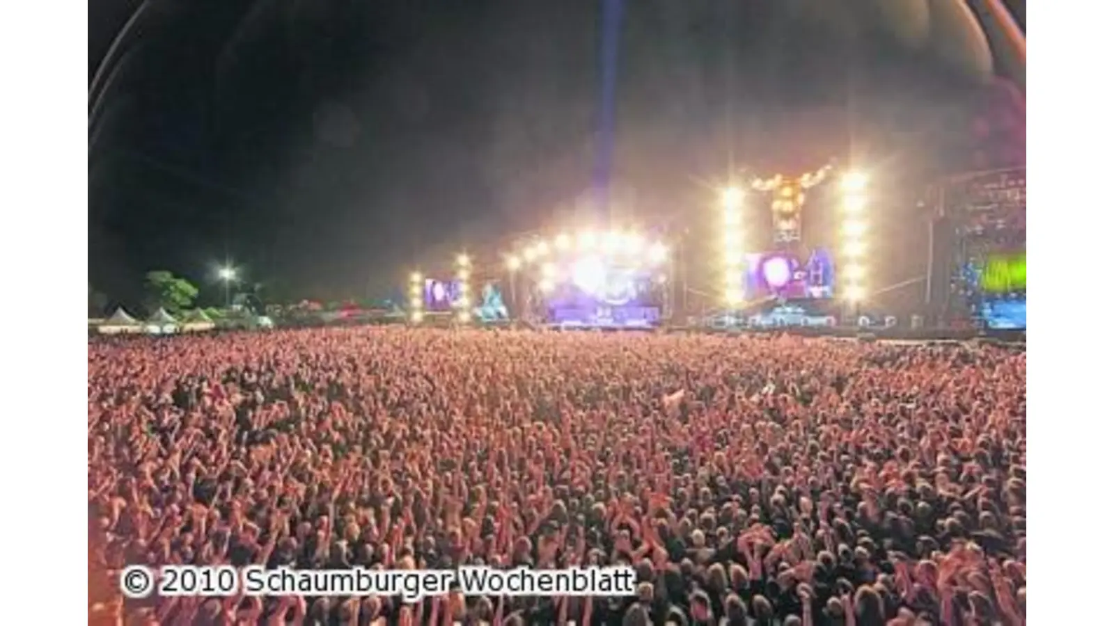 Kopfschüttler zelten auf Kuhwiese (Foto: os)