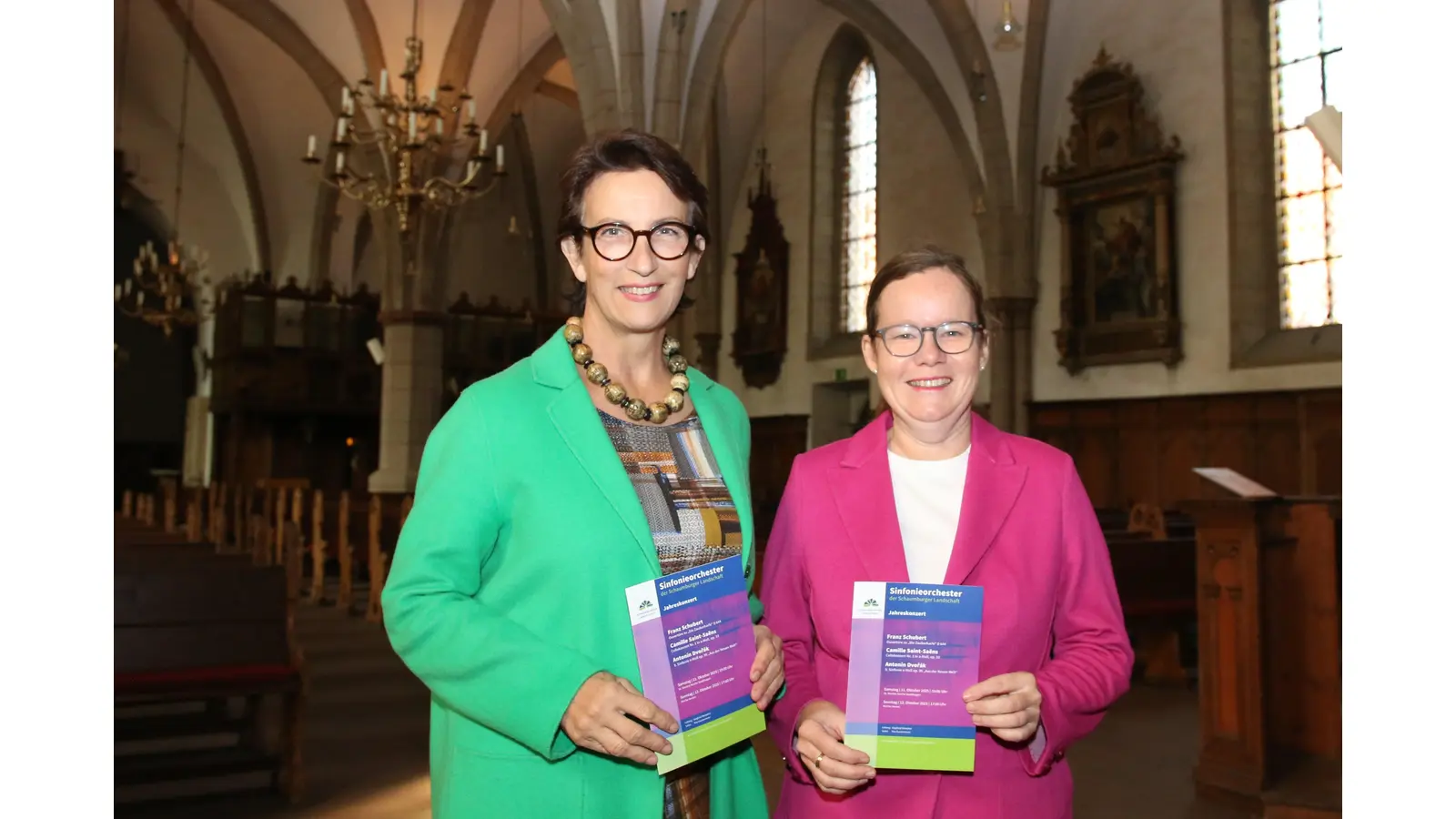 Dr. Beate Herbig (Sinfonieorchester) und Dr. Lu Seegers (Schaumburger Landschaft) hoffen auf viele Zuhörer beim Jahreskonzert.  (Foto: bb)