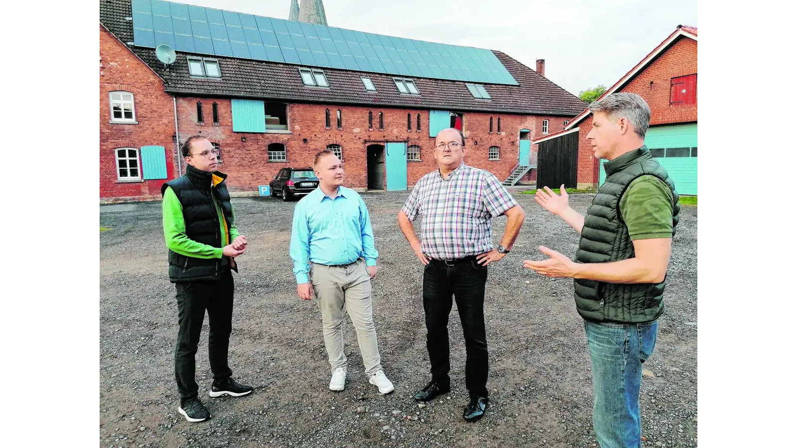 Vorstand besichtigt CO2 neutrales Energiekonzept (Foto: red)