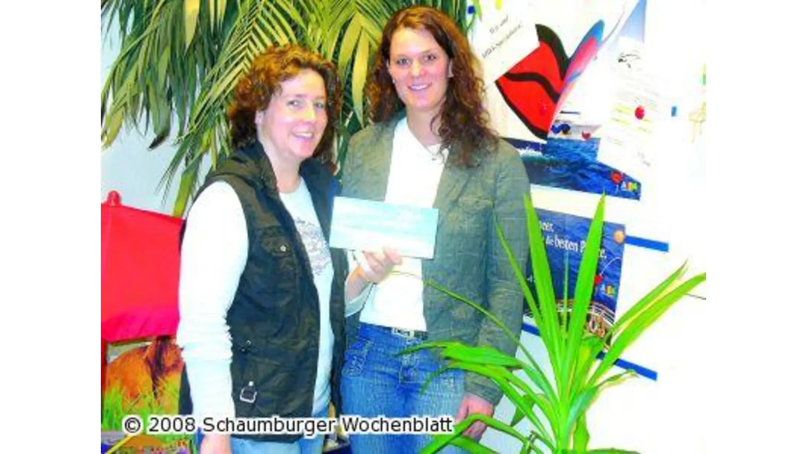 Reiseleiterin gewinnt Reisegutschein (Foto: hb)