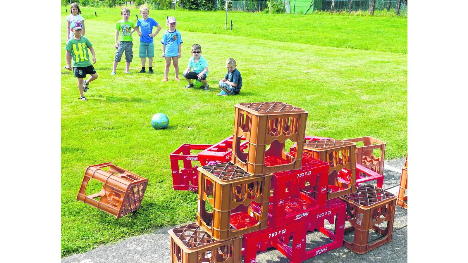 Laut purzeln die Kisten bei der Rallye (Foto: al)