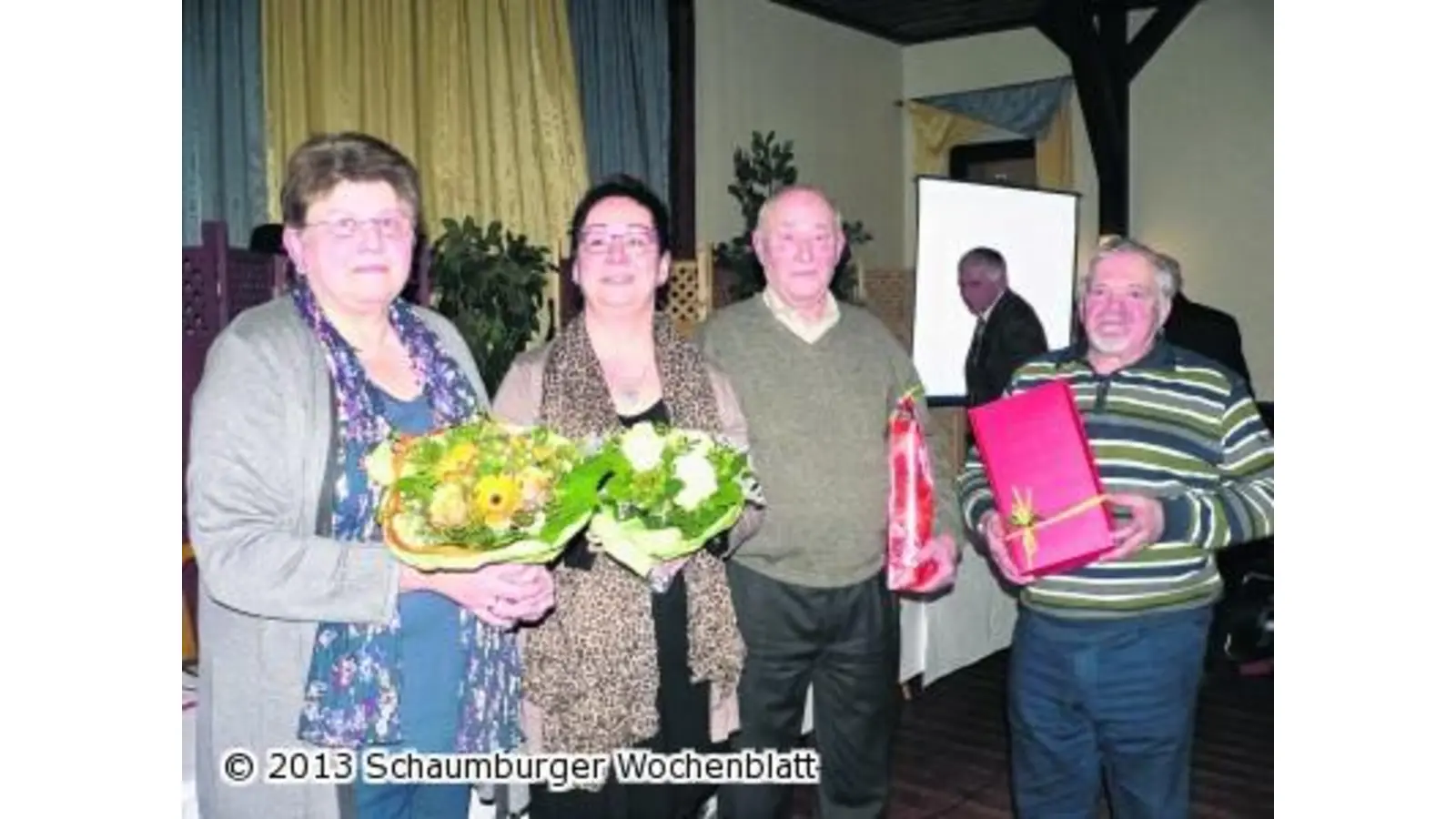 Ein Autofahrer beschädigt den Fußballplatz (Foto: al)