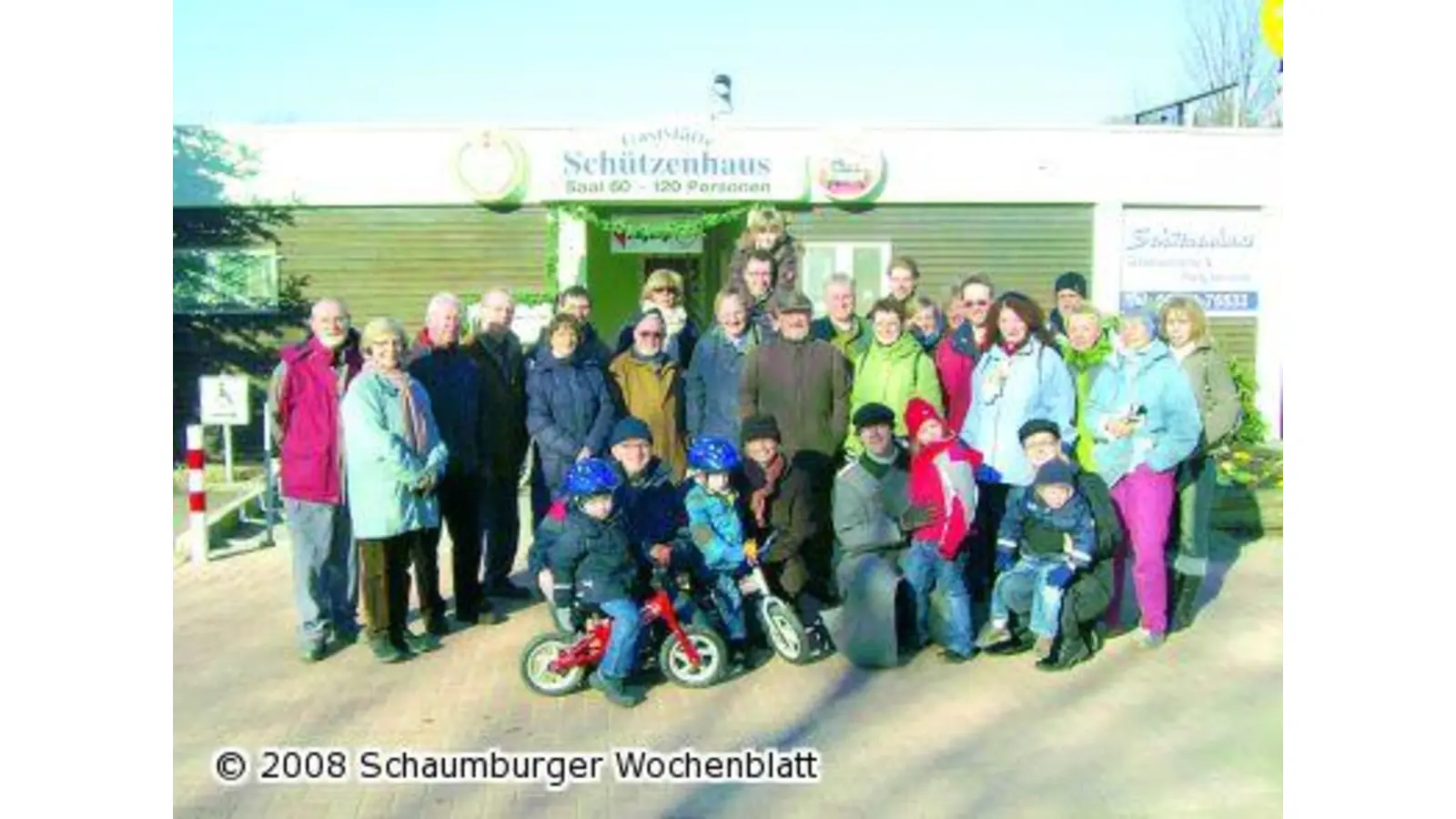 Rosenrott auf Wanderschaft mit Luftgewehrschießen und Essen (Foto: red)