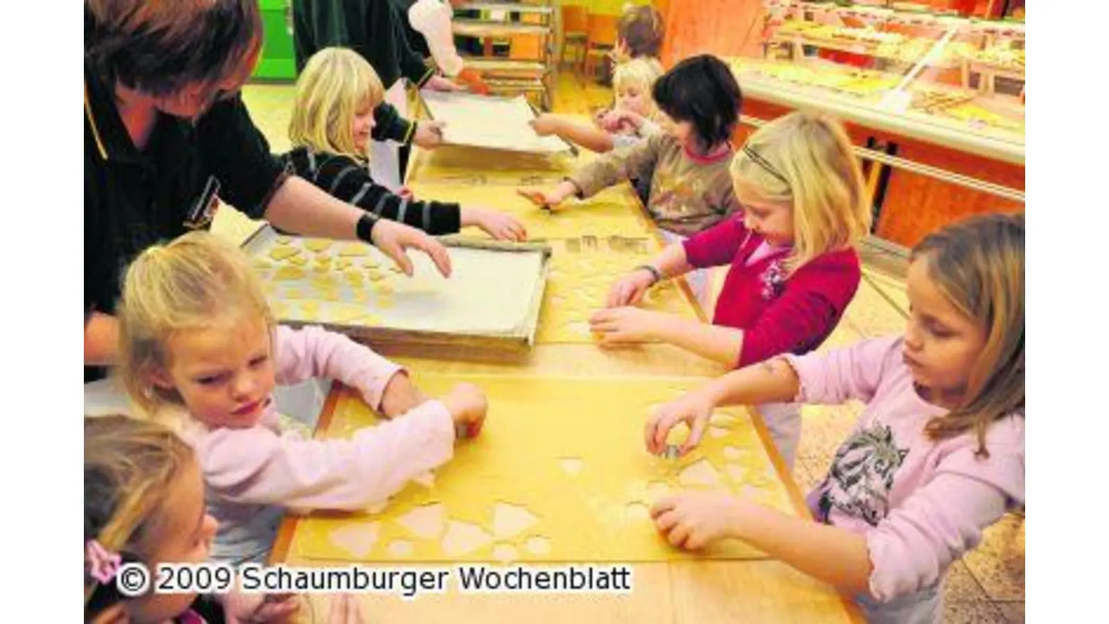 Waldwichtel backen Weihnachtskekse (Foto: nb)