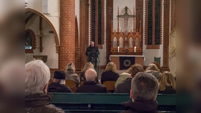 Organisator Thomas Berger hält seine Ansprache in der Kirche. (Foto: Foto: Wk)