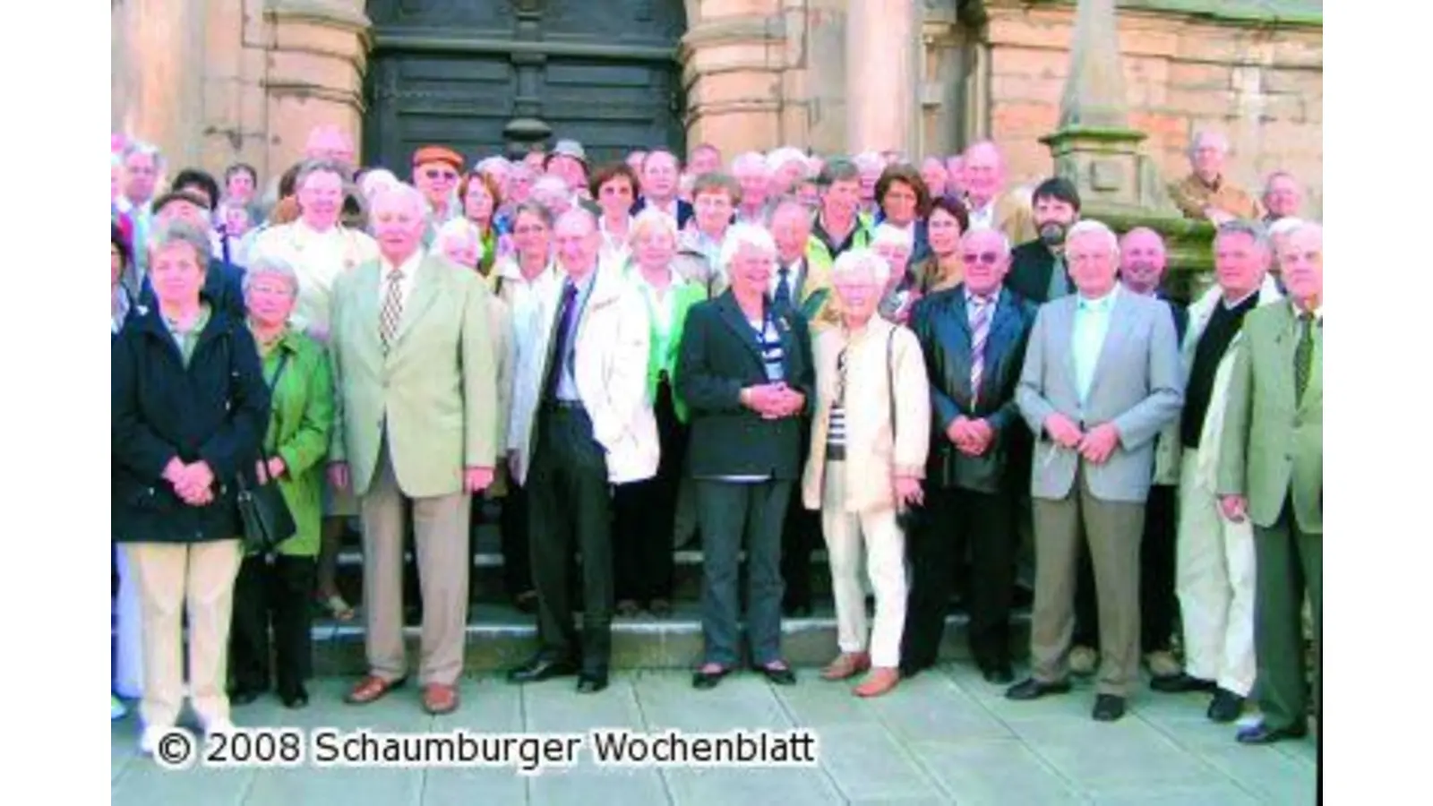 115 Senioren erkunden die Stadt (Foto: red)