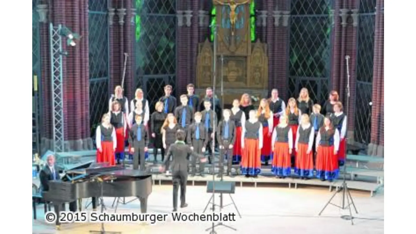 Auftritt mit führenden Chören (Foto: em)