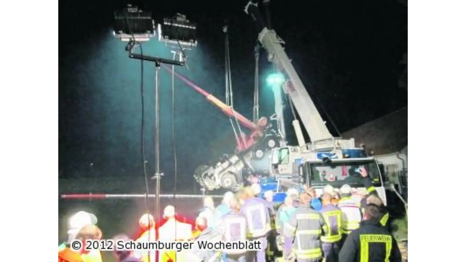 32-Tonnen-Kran stürzt in Kanal (Foto: red)