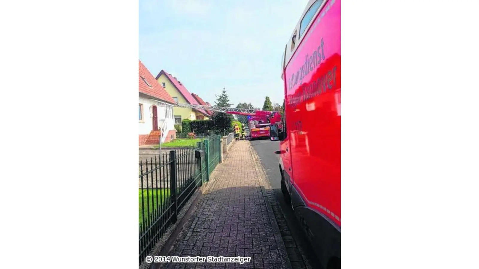 Frau über Drehleiter gerettet (Foto: gi)