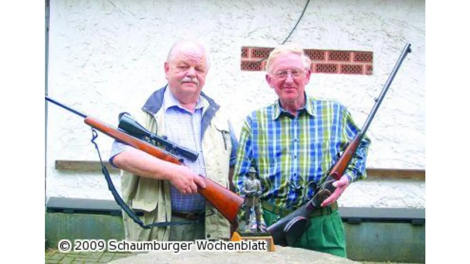 Willi Henrich gewinnt Pokal (Foto: red)