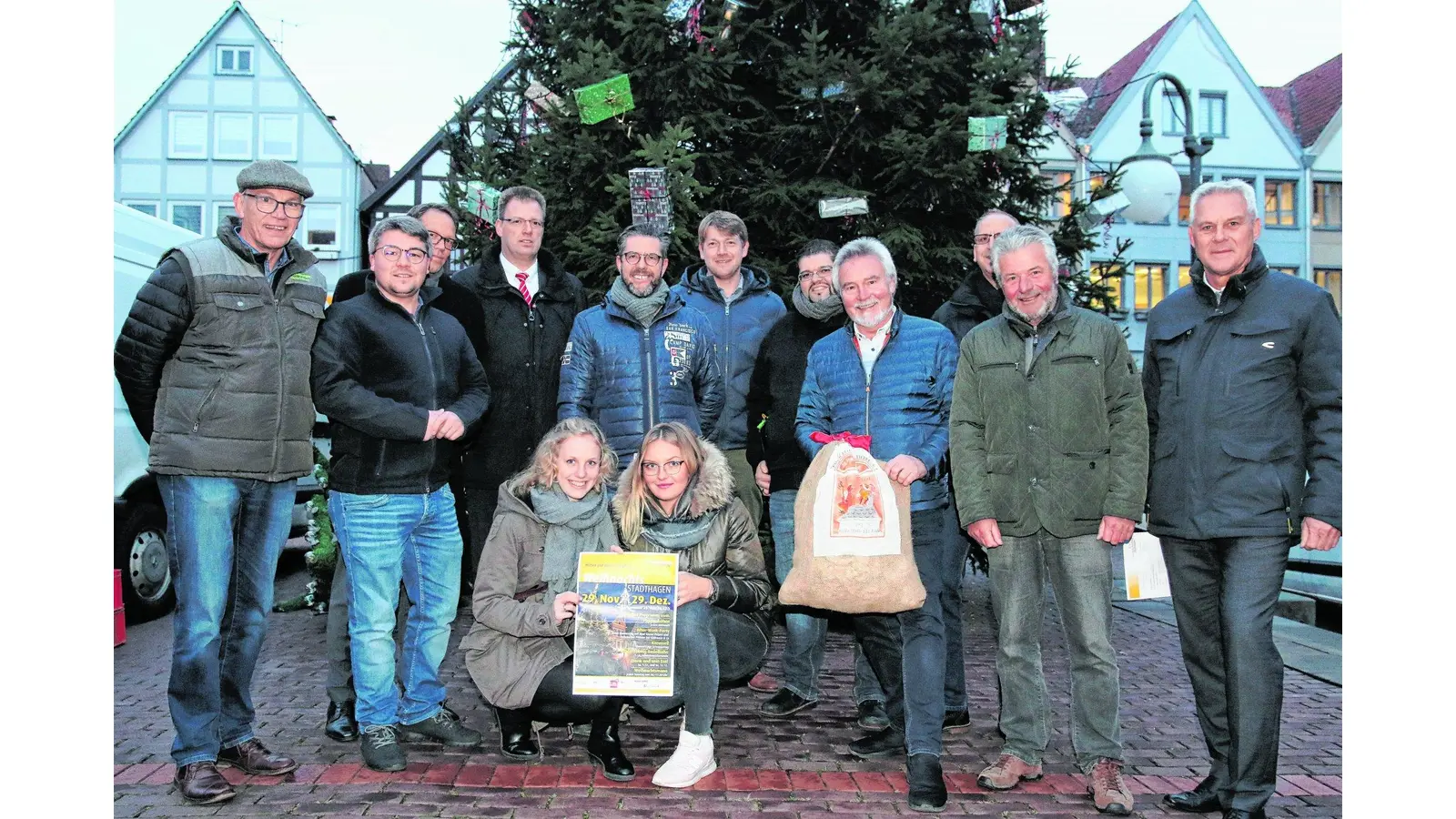 Weihnachtsdorf mit buntem Programm gerade für Kinder (Foto: bb)
