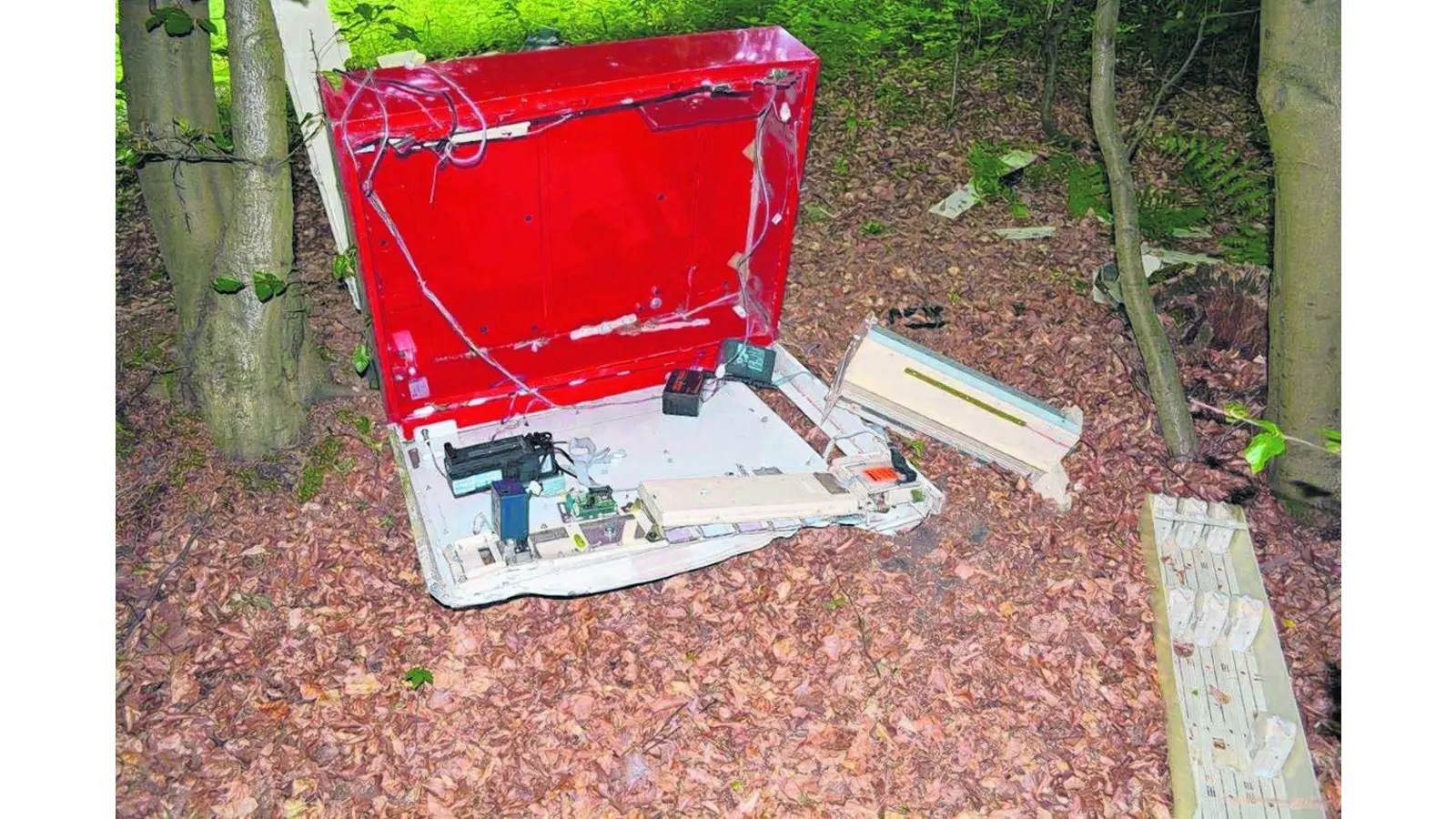 Zigarettenautomat aus Wand gerissen (Foto: gr)