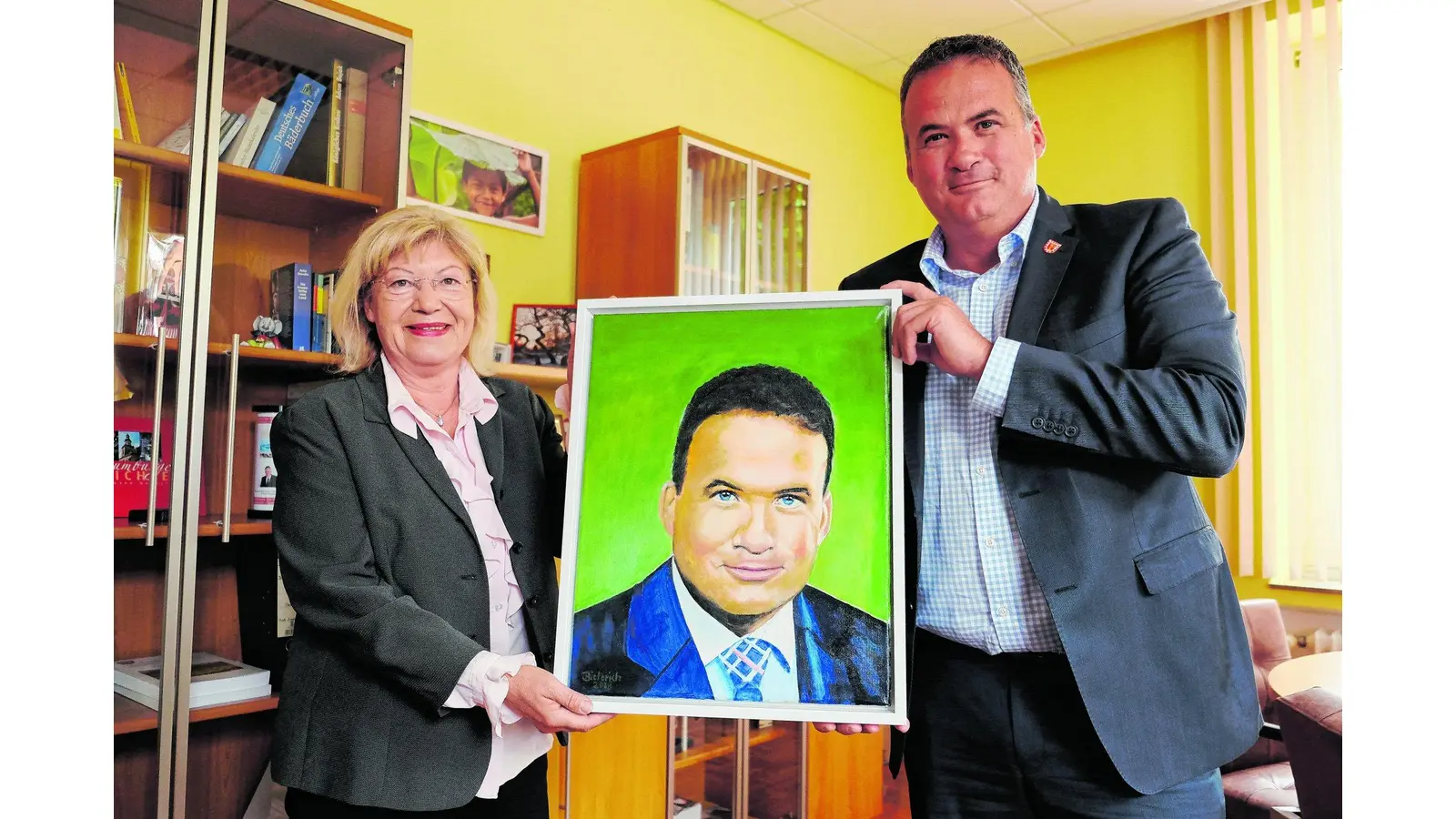 Künstlerin verewigt den Stadtdirektor (Foto: jl)