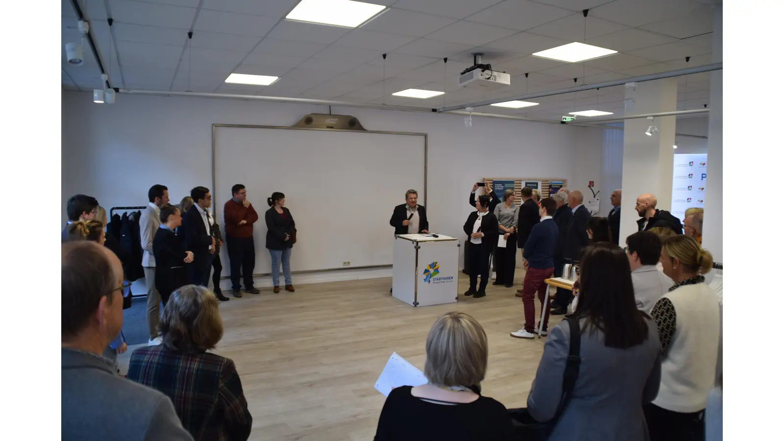 Minister Andreas Philippi lobt Stadthagen für das innovative Projekt. (Foto: ab)