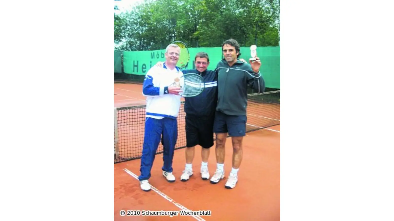 Ein nasses und fröhliches Tennisturnier zum Bestehen (Foto: red)