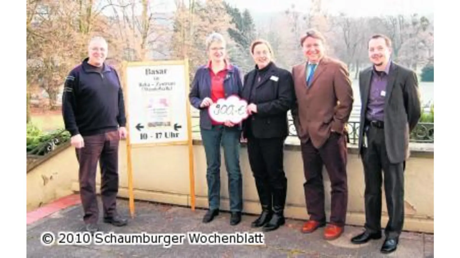 900-Euro-Spende für Linde auf dem Schulhof (Foto: red)