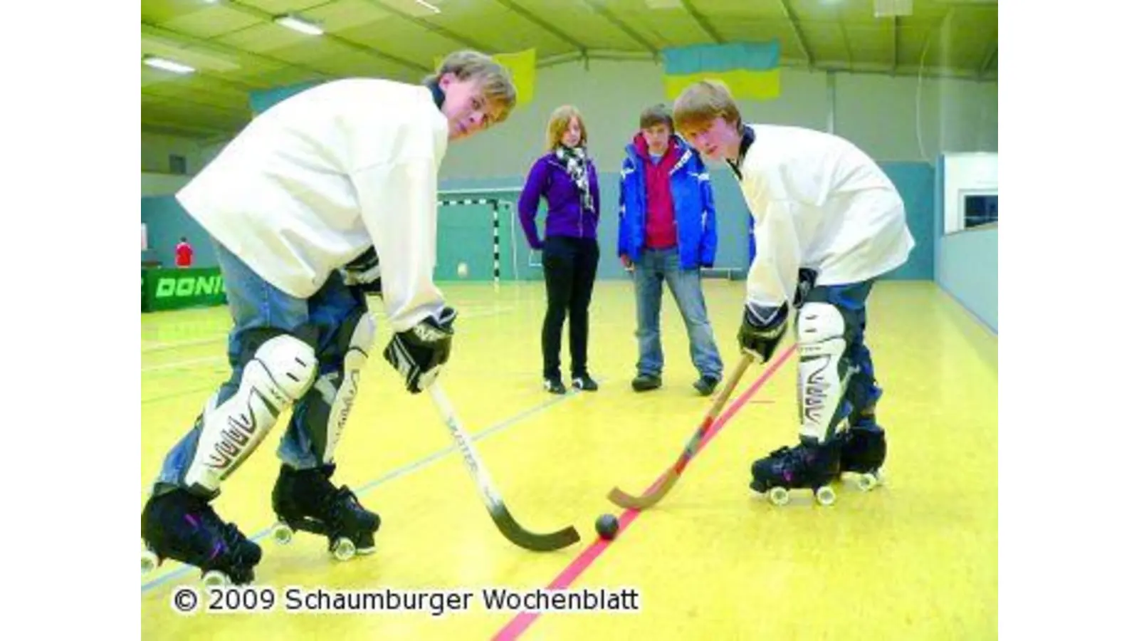 Mit Rollschuhen durch die Halle (Foto: al)