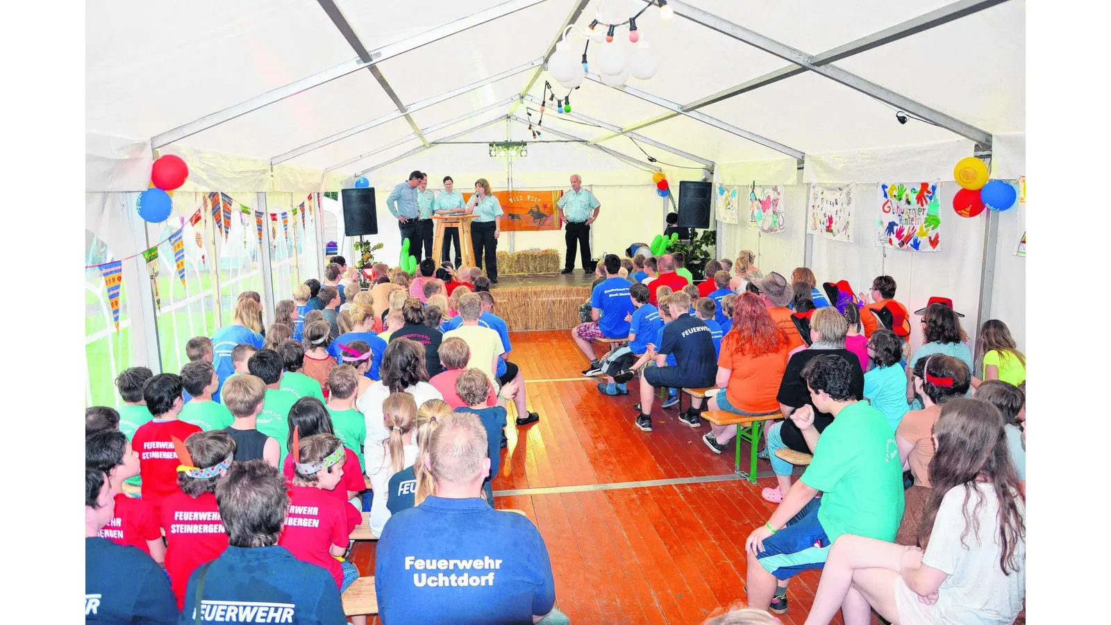 Matschspiele beim Zeltlager der Kinderfeuerwehr in Exten (Foto: ste)