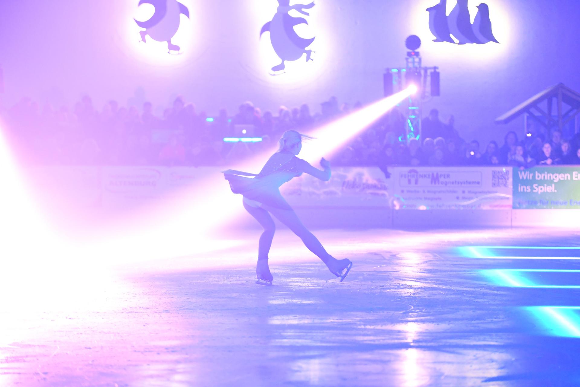 Eishalle Lauenau 2005 Saisoneröffnung. (Foto: nd)