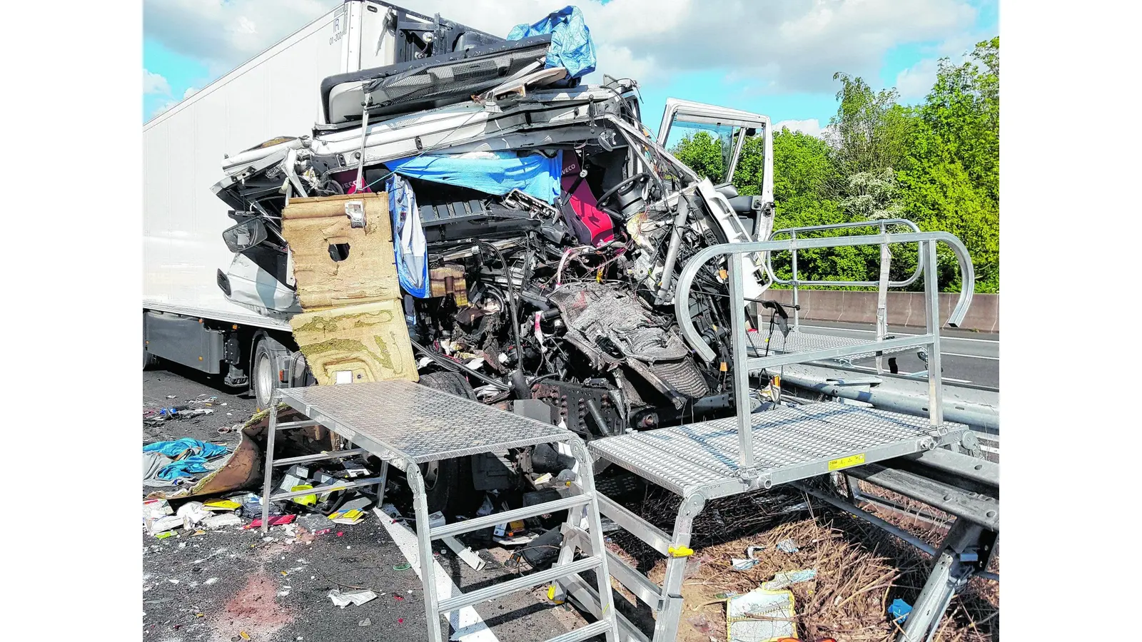 Lkw-Fahrer übersieht Stauende und wird dabei schwer verletzt (Foto: ds)