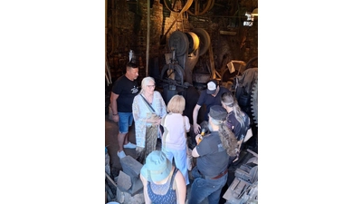 Besuchergruppe am Unteren Eisenhammer. (Foto: privat)