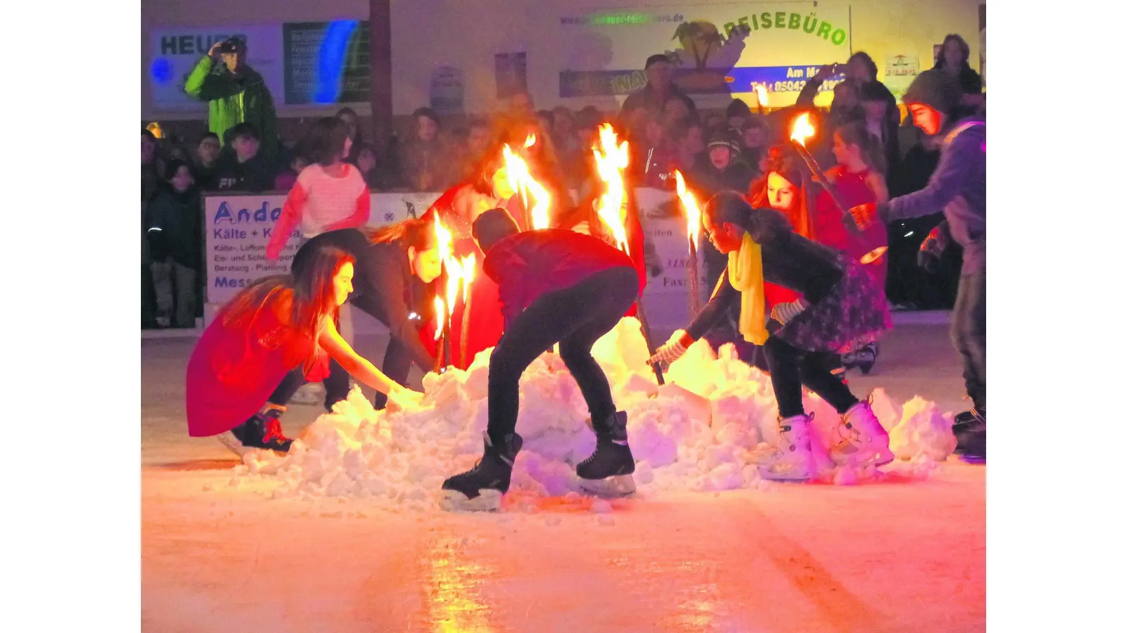 Fackeln beenden Lauenauer Wintersportsaison (Foto: al)