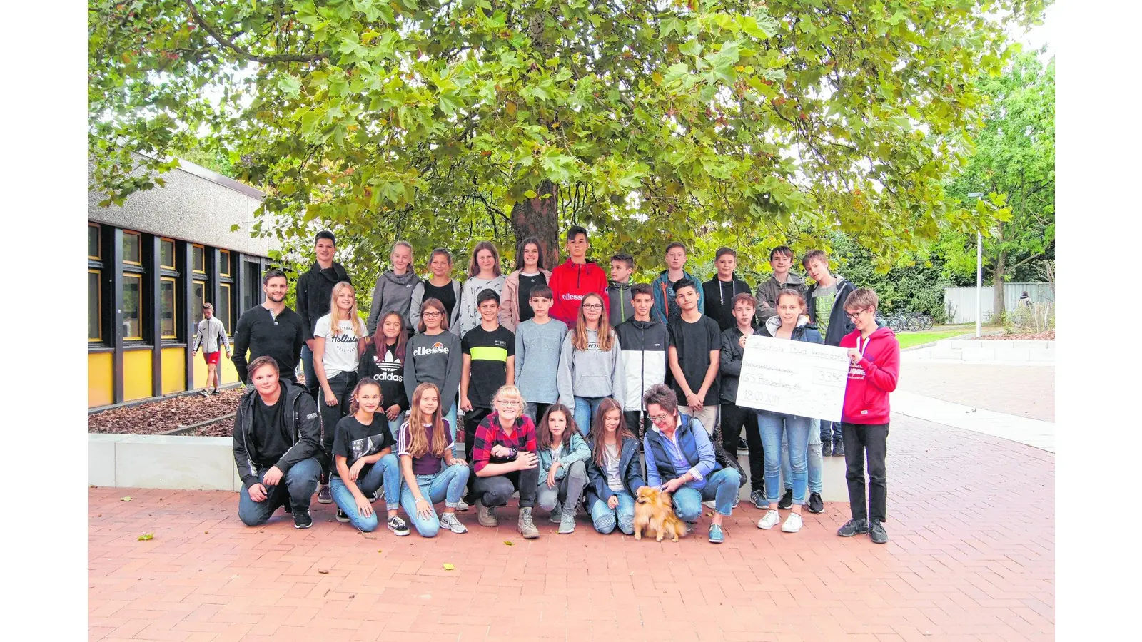 Dosenwerfen zur Unterstützung von heimatlosen Fellnasen (Foto: red)