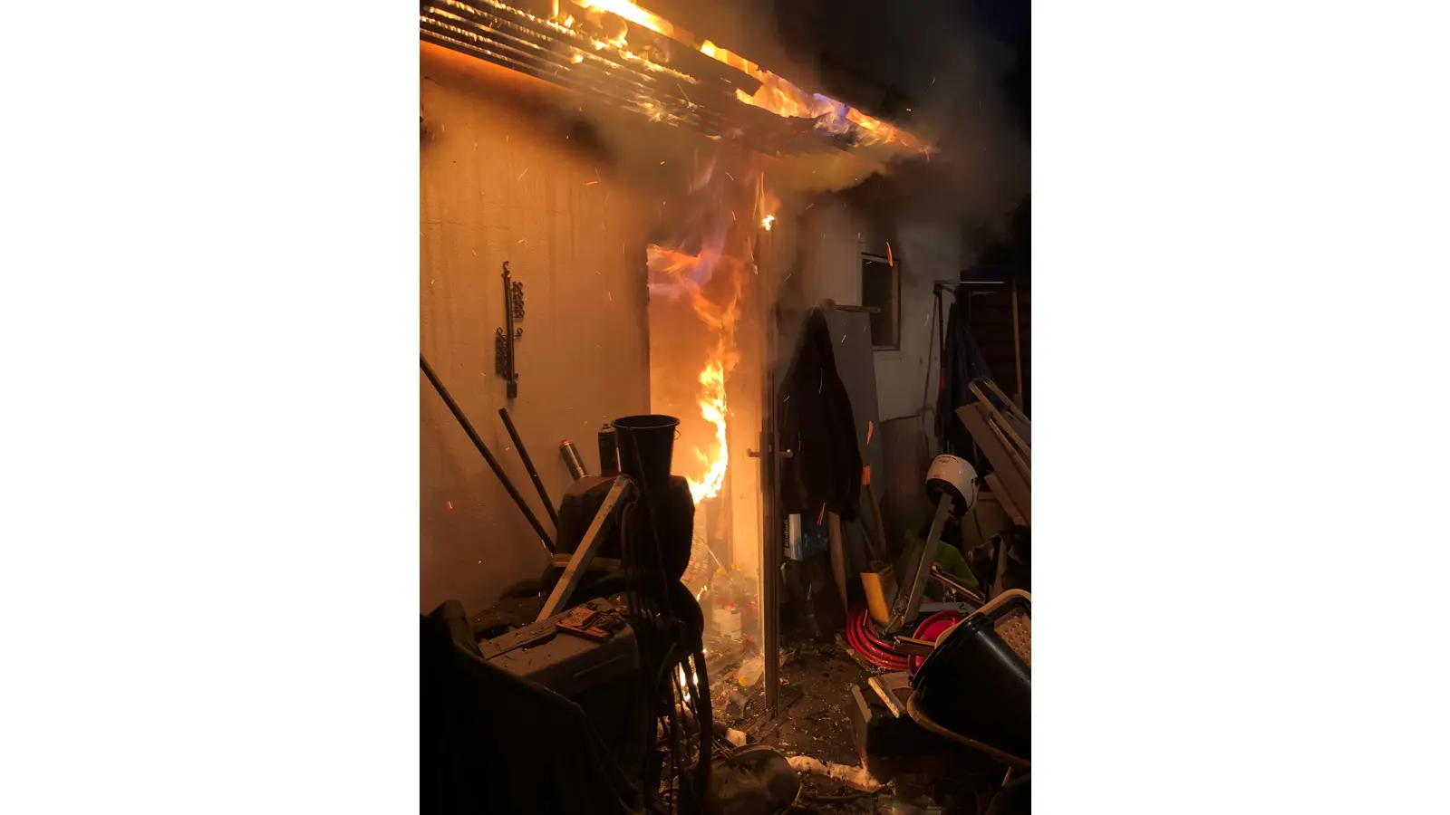 Einen Wohnungsvollbrand musste die Feuerwehr löschen. (Foto: Feuerwehr)