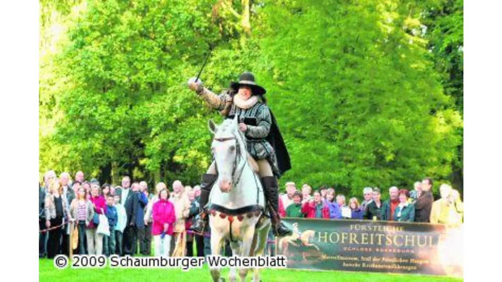 Ross und Reiter bieten ein eindrucksvolles Schauspiel (Foto: bb)