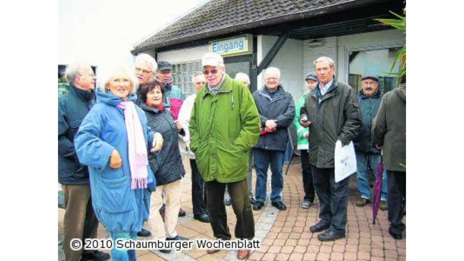 Senioren wandern um den Doktorsee (Foto: km)