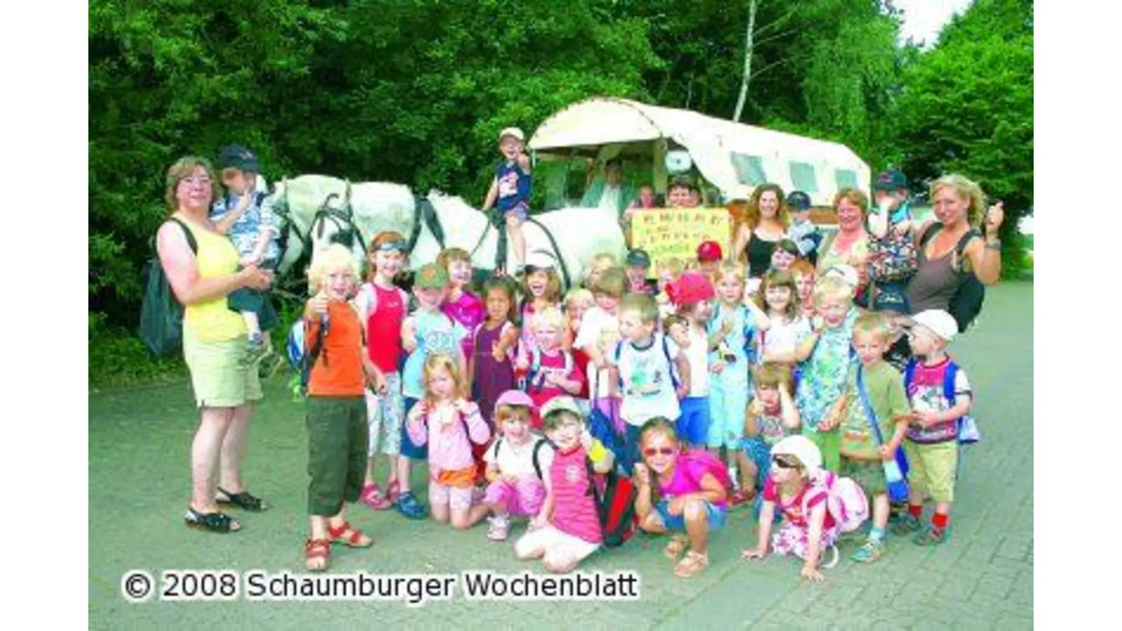 Im Trab geht es zum Spielplatz (Foto: mr)