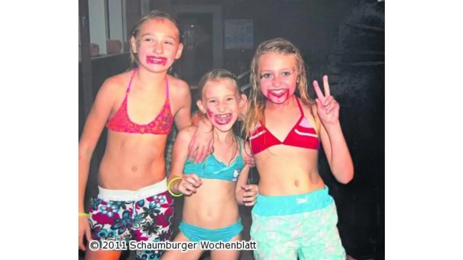 Gruseliges Schwimmen im gefärbten Wasser (Foto: red)