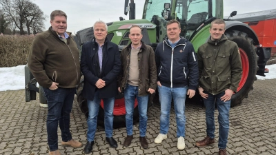 Die Vertreter für Wunstorf und Garbsen (v.li.): Torben Wegener, Kreislandwirt Fred Arkenberg, Hendrik Heimberg, Henrik Narten und Jörn Lödding. (Foto: privat)