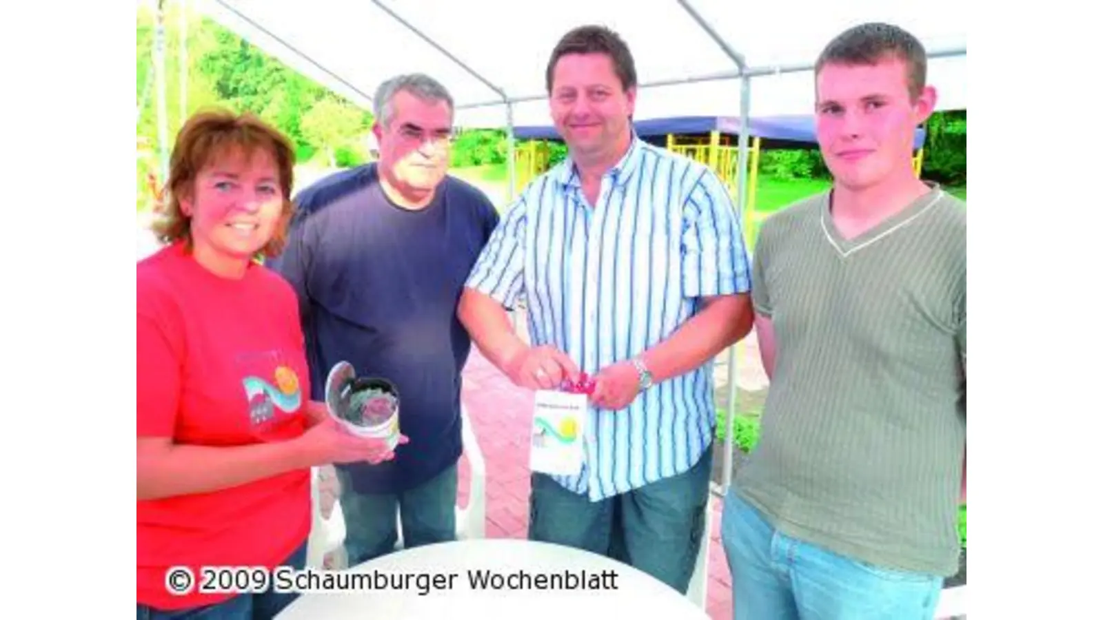 Rott unterstützt Sonnenbrinkbad (Foto: bb)