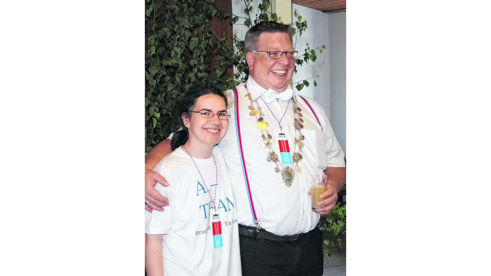 Fröhliche Fete in der Kolonie (Foto: red)