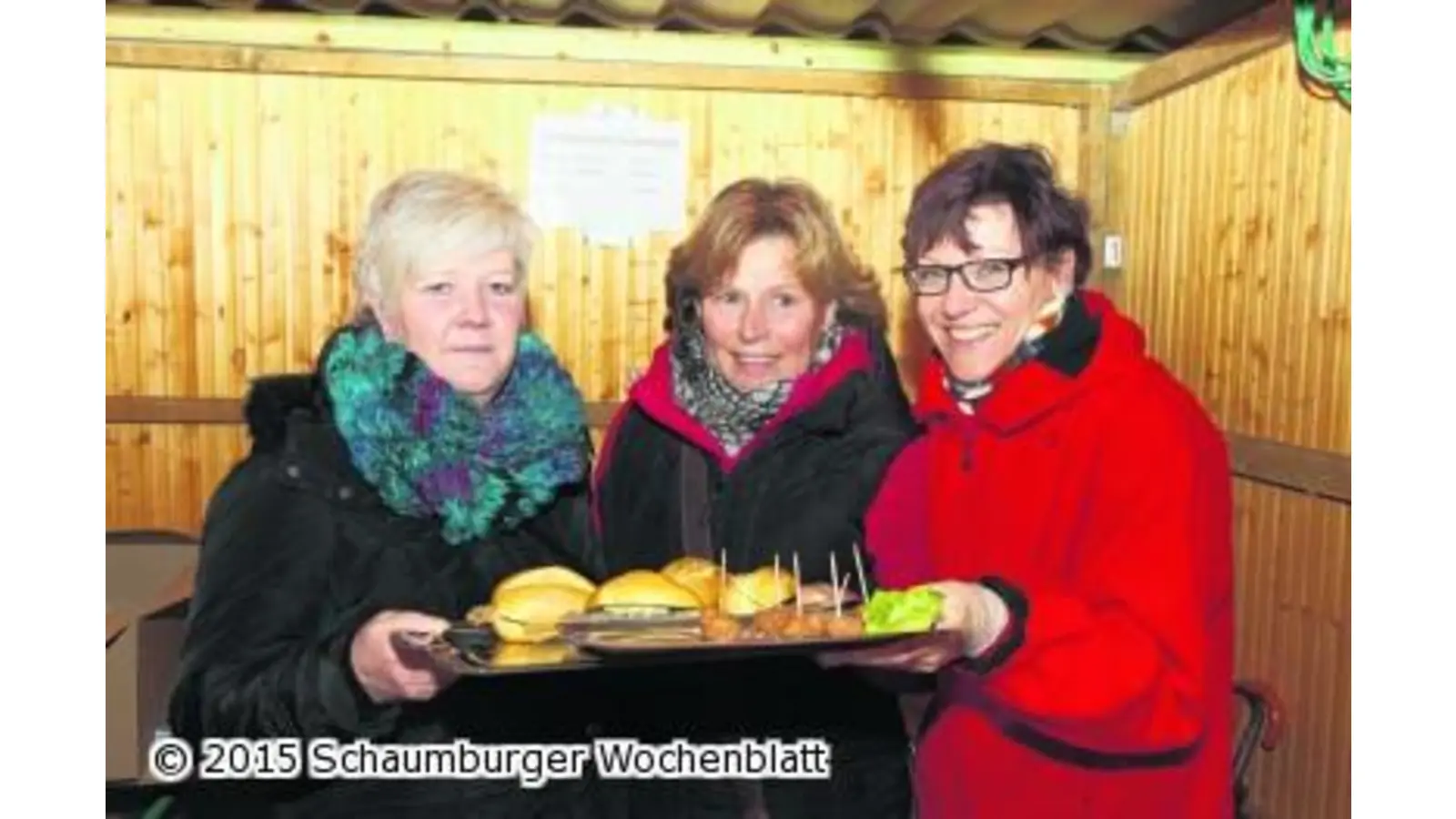 Zahlreiche Gäste beim Weihnachtsmarkt (Foto: red)
