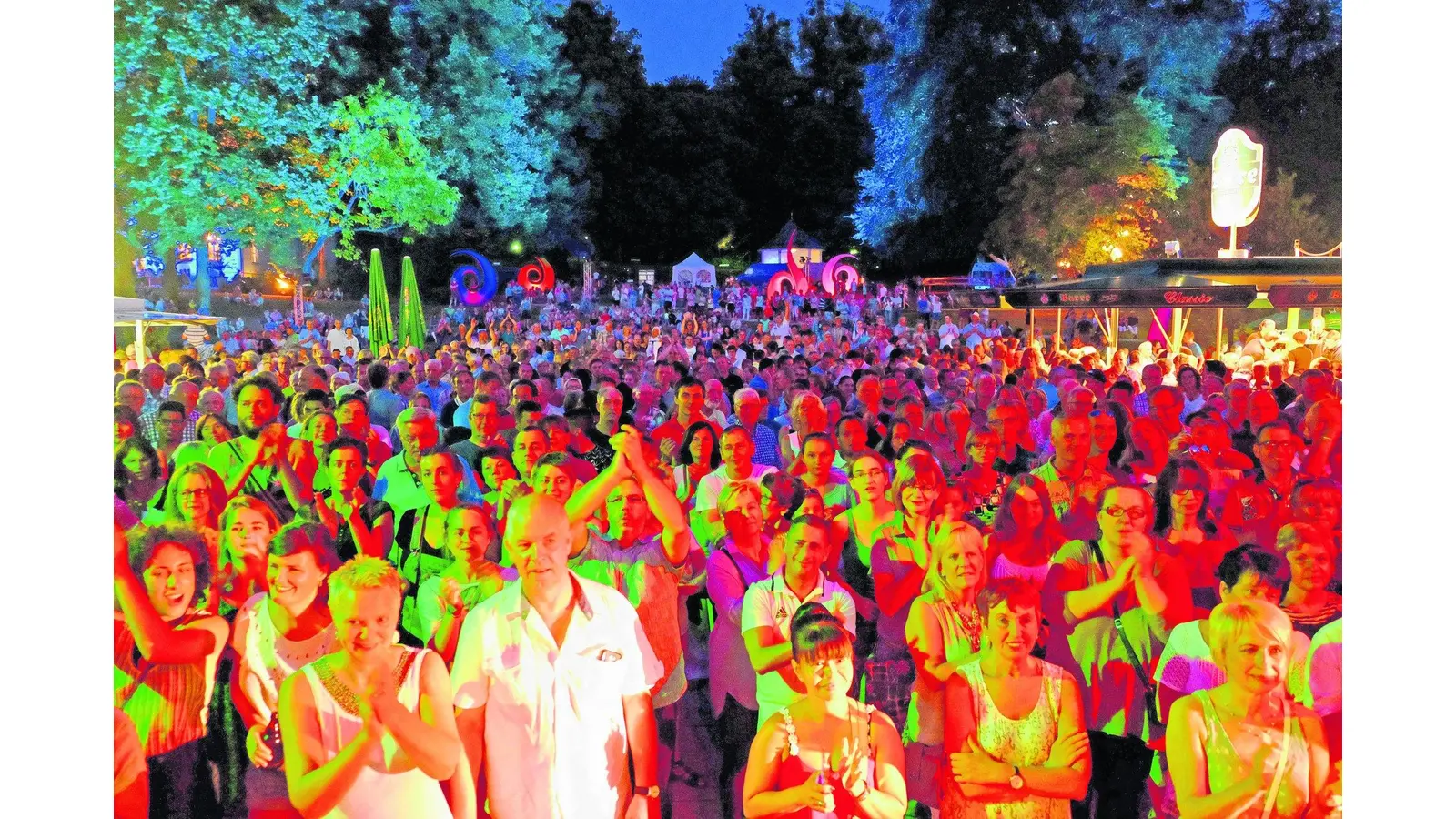 Sagenhafter Auftakt bringt den Kurpark zum Kochen (Foto: jl)