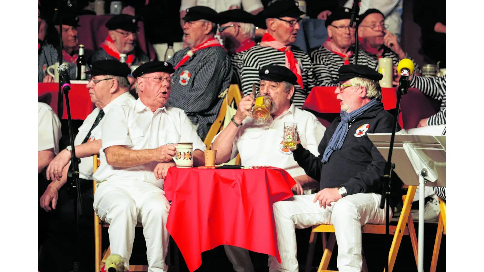 Konzert wird zur Musik-Show (Foto: bb)