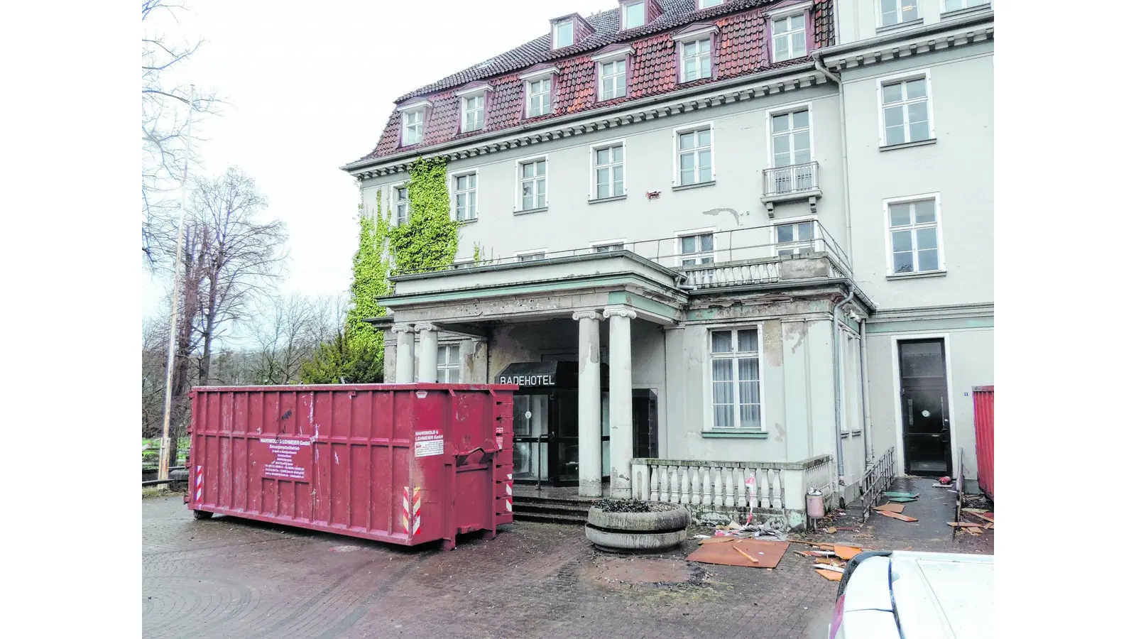 Mehr als 10 Millionen Euro für die Sanierung des Badehotels (Foto: gr)