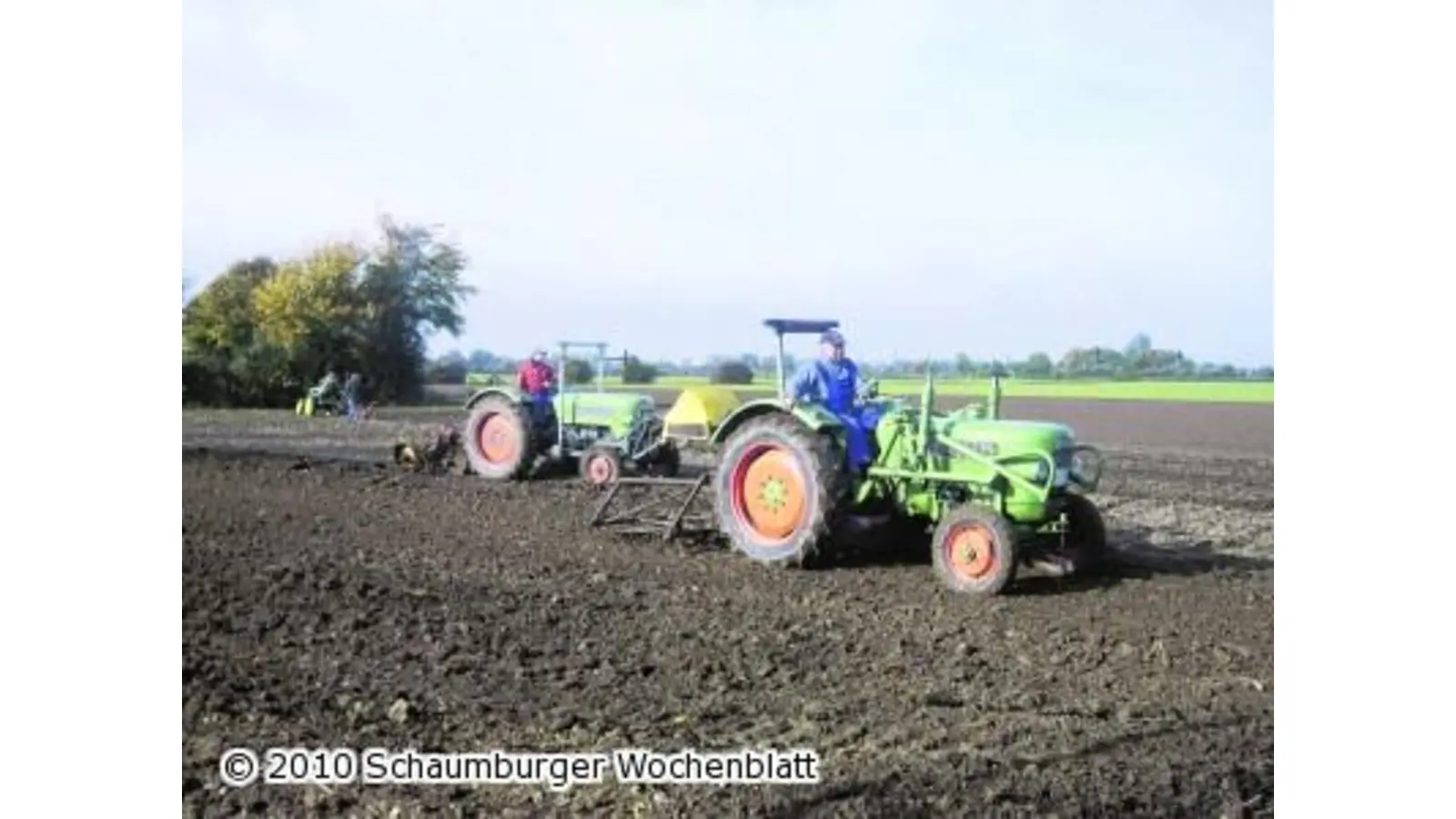 Alte Landmaschinen bewegen Mutter Erde (Foto: red)