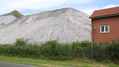In diesem Bereich der Halde an der Mesmeroder Straße soll das Solarprojekt starten.  (Foto: gi)