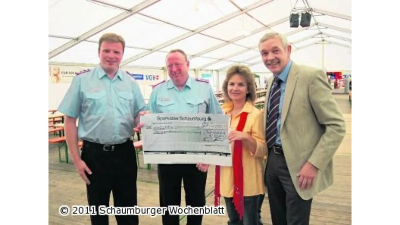 Stadtwerke spenden dem Nachwuchs einen Tausender (Foto: red)