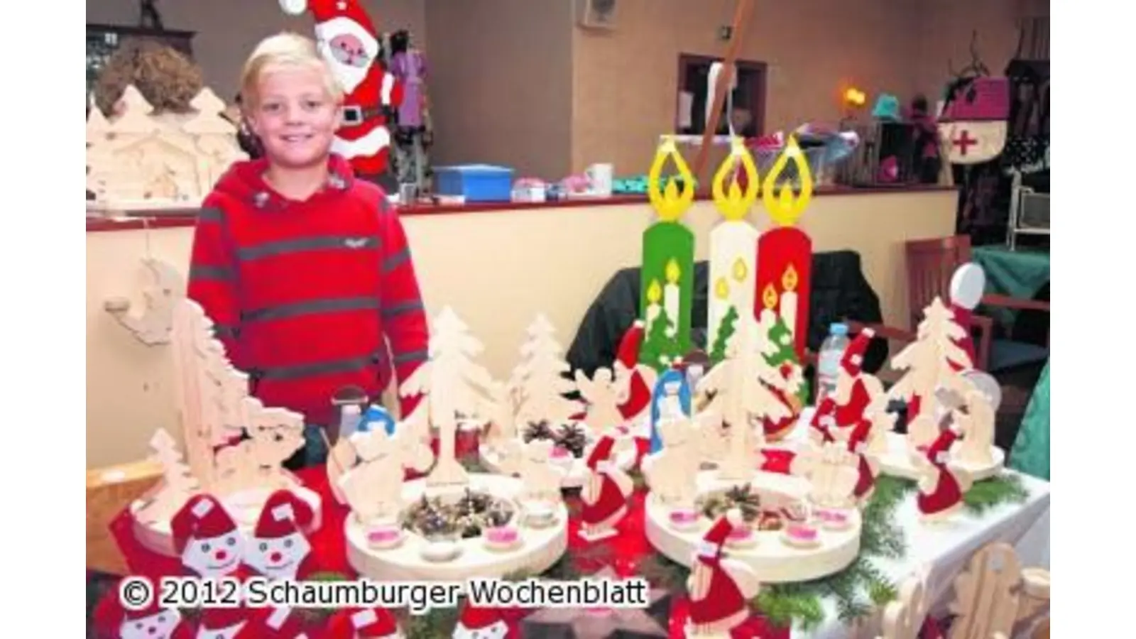 Das Adventsgeflüster macht allerlei Besucher neugierig (Foto: bb)